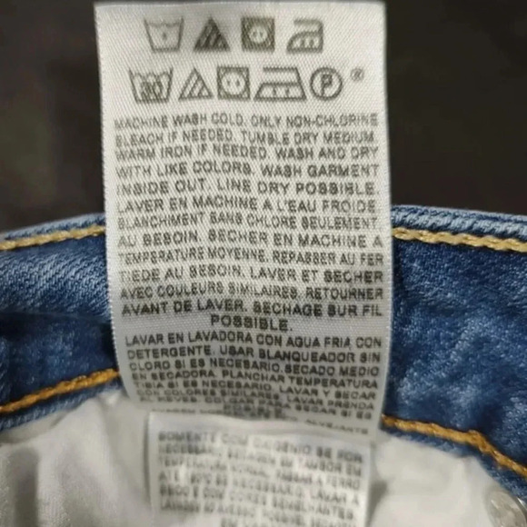 Levi’s San Francisco Women Bold Curve Boot Cut Jeans - Picture 5 of 16